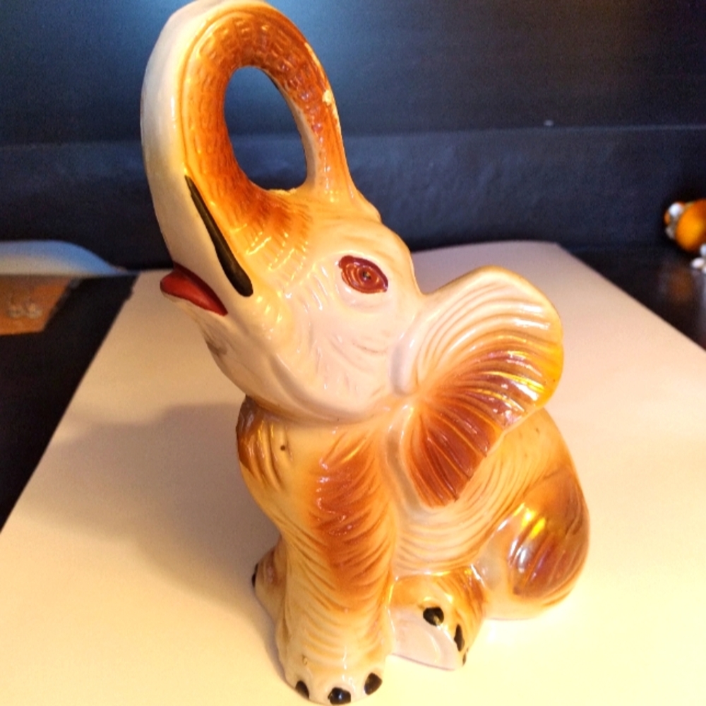 BROWN ELEPHANT FIGURE